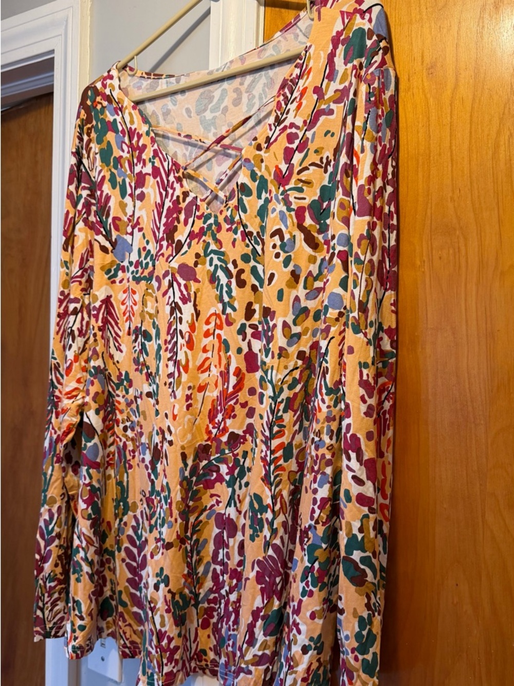 Mengpipi Criss Cross V-Neck Long Sleeve Top NWT